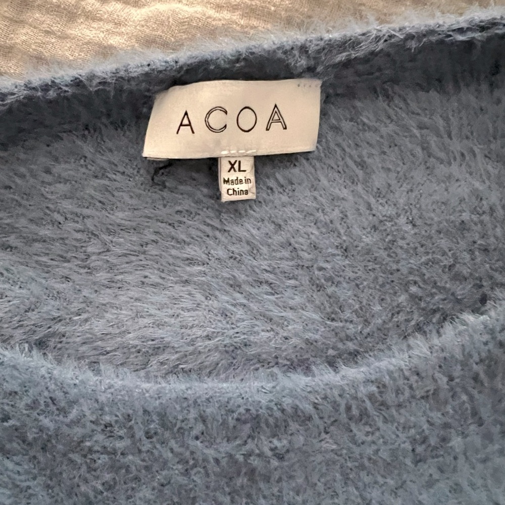 Acoa Brand Size XL Fuzzy Cozy Cropped Sweater - Picture 4 of 6